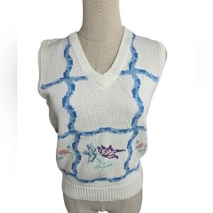 The Eagle's Eye White Cotton Knit Vintage Floral Vest